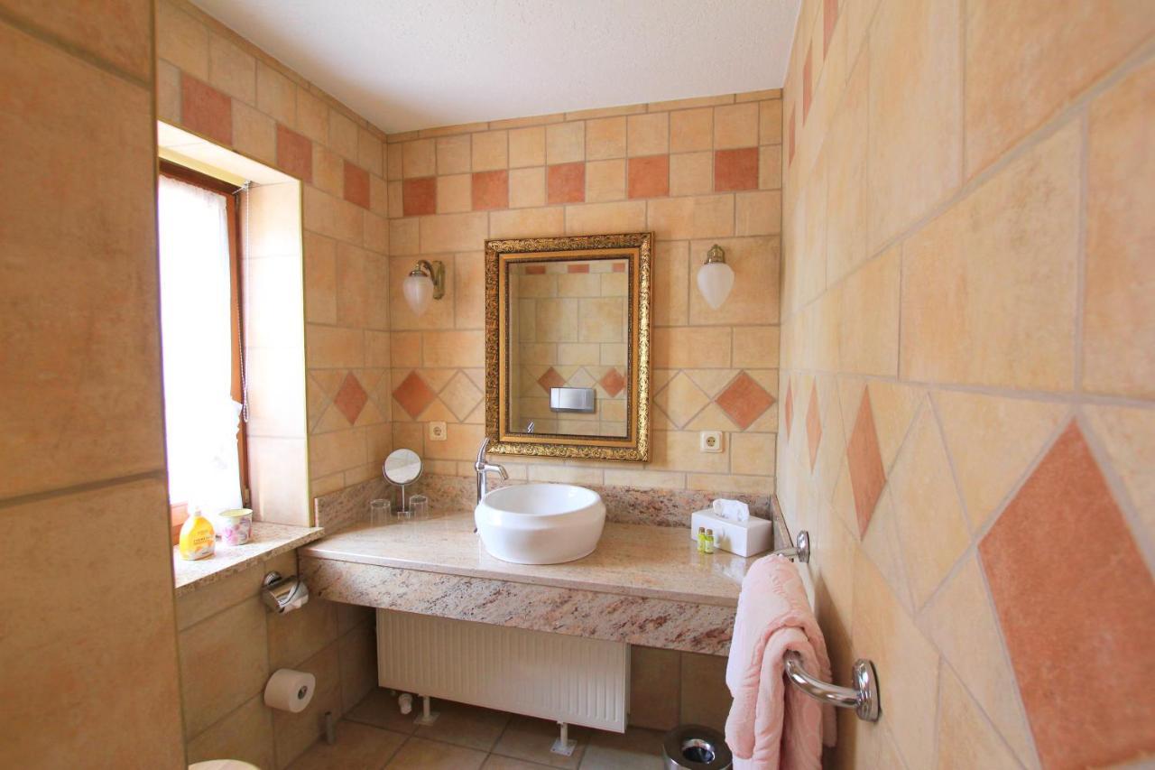 Landhaus Hotel Romantik Гота Екстериор снимка